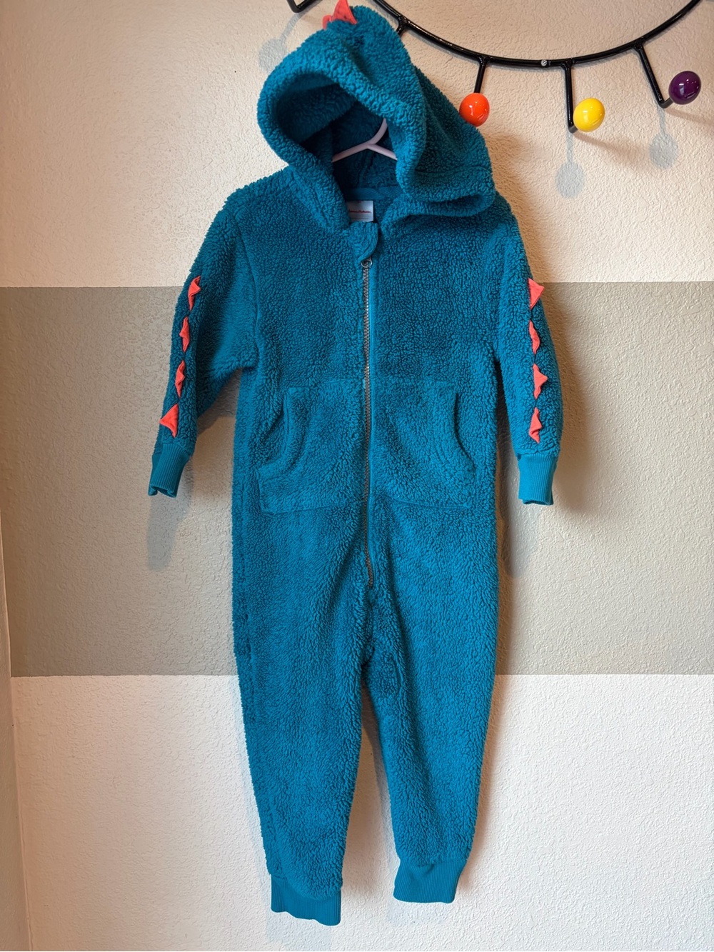 Hanna Andersson Boys Size XS 2 / 3 Marshmallow Fleece Dinosaur Character Onesie